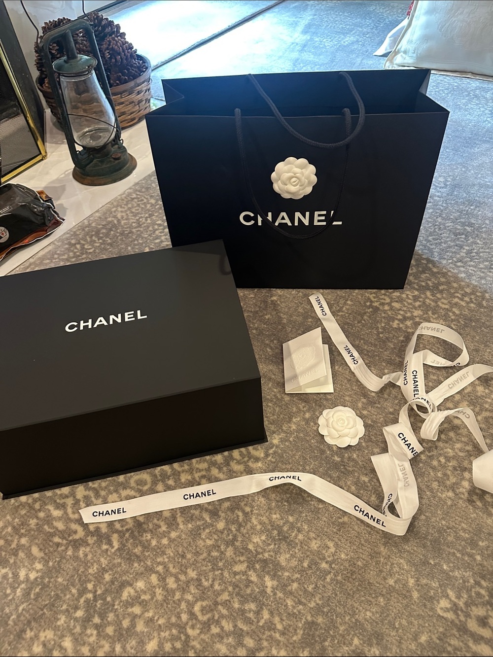 CHANEL Black Gift Bag, Box & White Camellia flowers (2) receipt holder ribbon